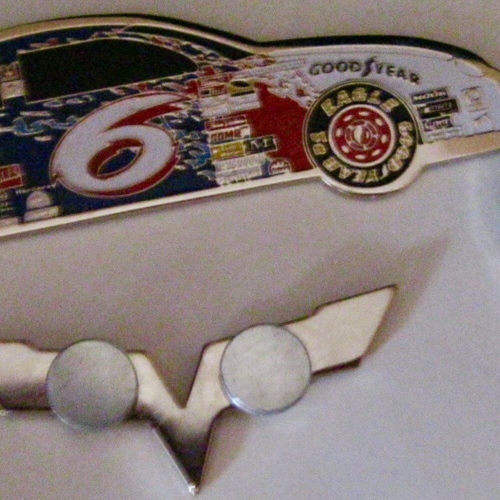 VALVOLINE AUTO RACING KEY TAG AND MAGNET AUTO RACING FLAG...ALL PERFECT - Picture 3 of 5